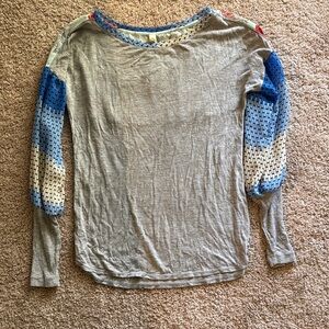 Gray Long Sleeve Top with Blue Patterned Sleeves